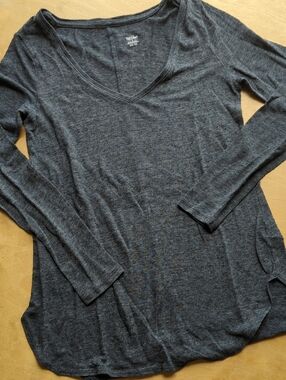 Mossimo Supply Co. Charcoal Heather V-Neck Long Sleeve Tee